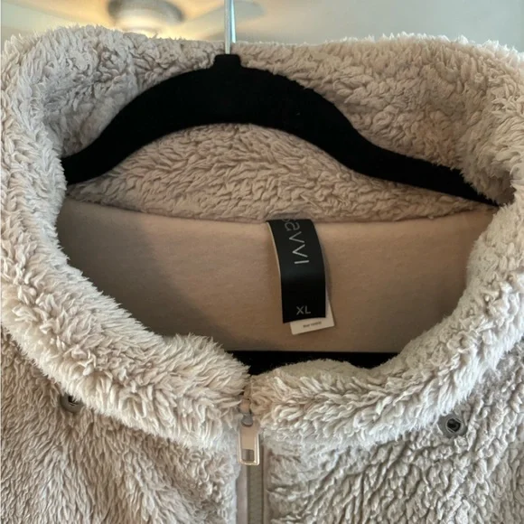 Savvi Lifestyle Co. Women’s Full Zip Amy Sherpa comes w/ Snap-On Hood XL Tan - Picture 3 of 4